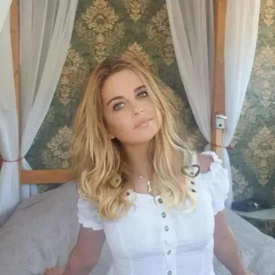 6ee2595e (@lynnrose) profile picture