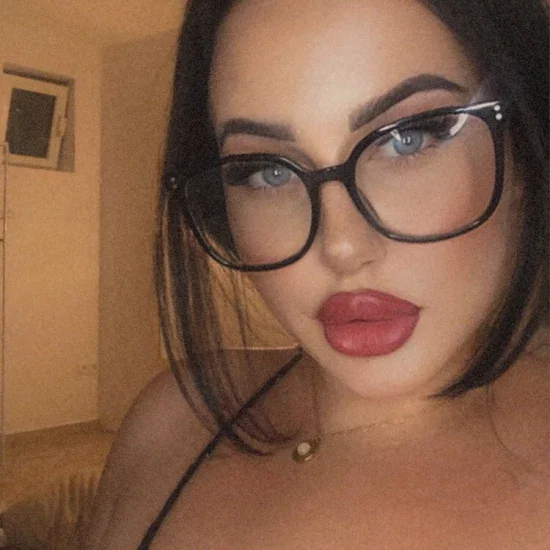 layaaelainee (@layaelaine) profile picture