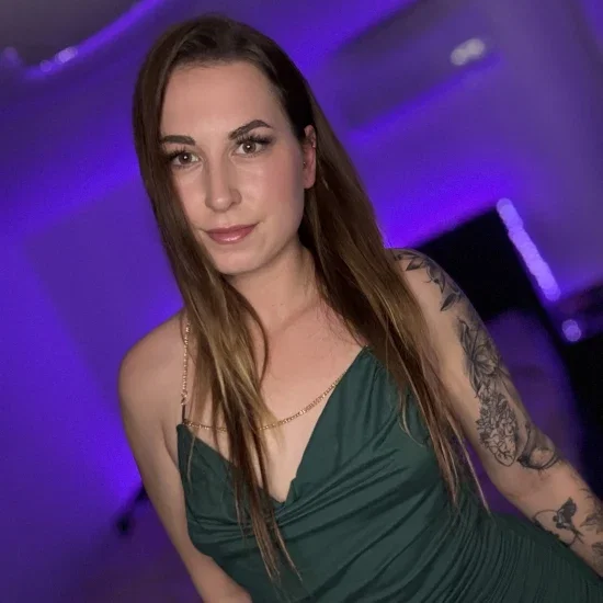 laura avatar