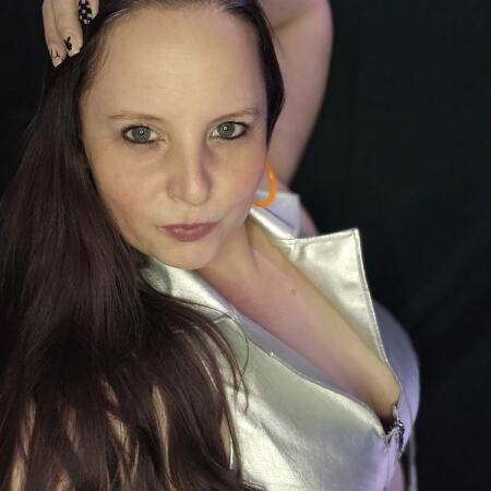 CurvyQueenX (@curvyqueenx) profile picture