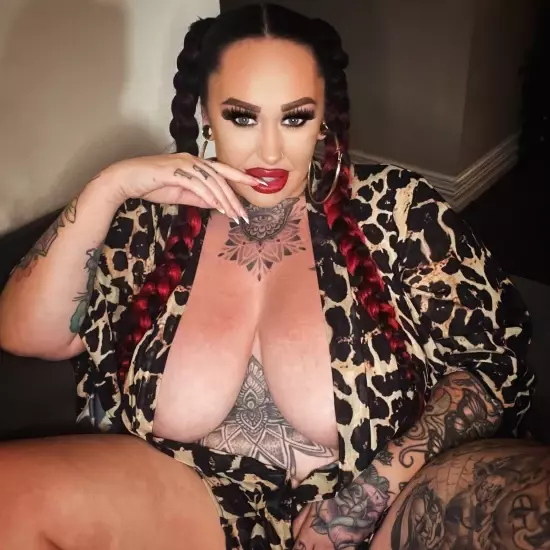Curvy Mack (@curvymack) profile picture