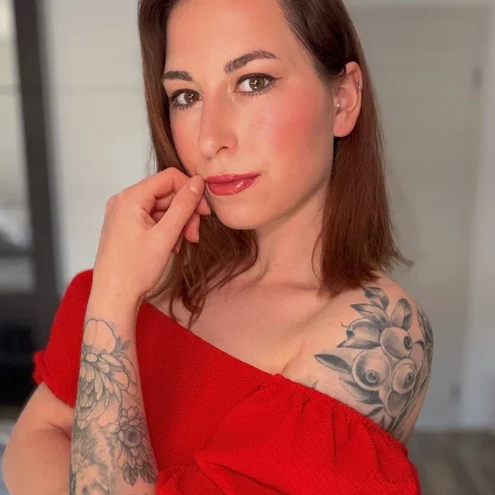 laura avatar