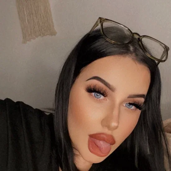layaaelainee (@layaelainee) profile picture