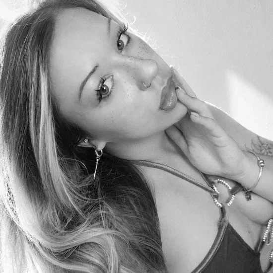 LucyxLou (@lucyxlou) profile picture