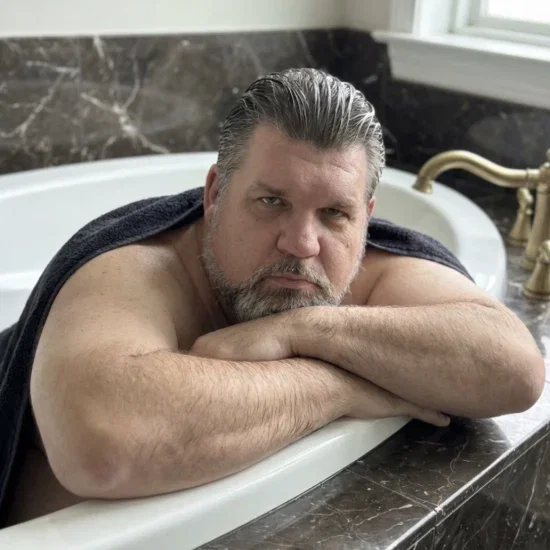 Derek Vaughn (@midnight_beard) profile picture