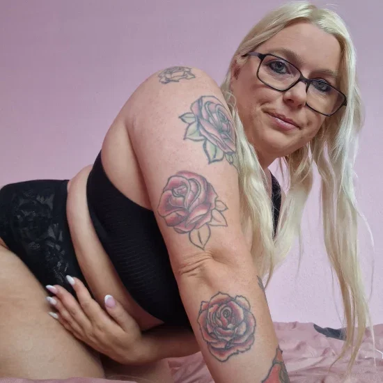 mia_goldstar