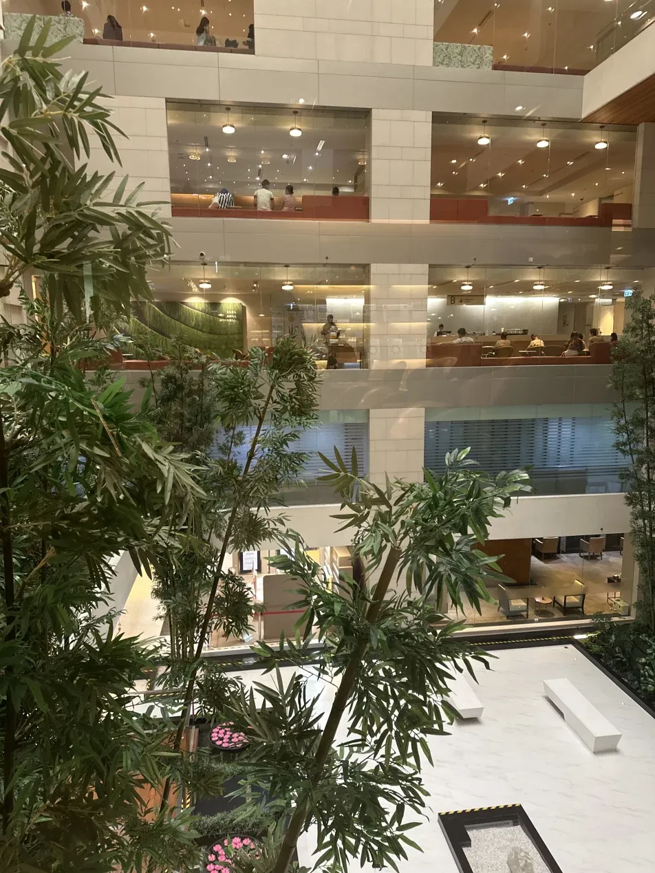 Cover photo of elara_noir