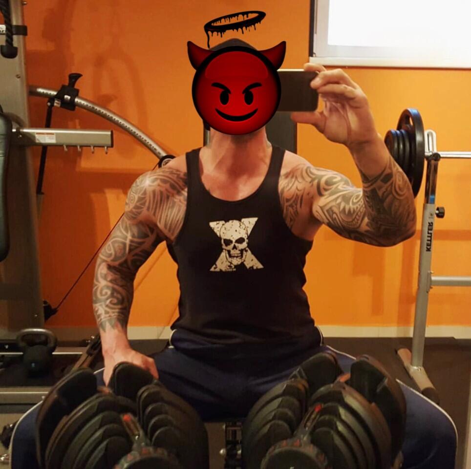 Cover photo of fickelangelo