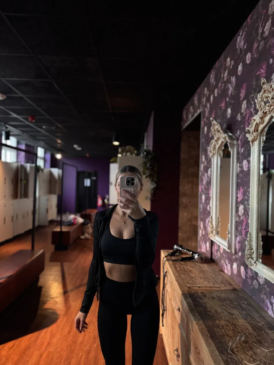 Cover photo of aliciaxxx