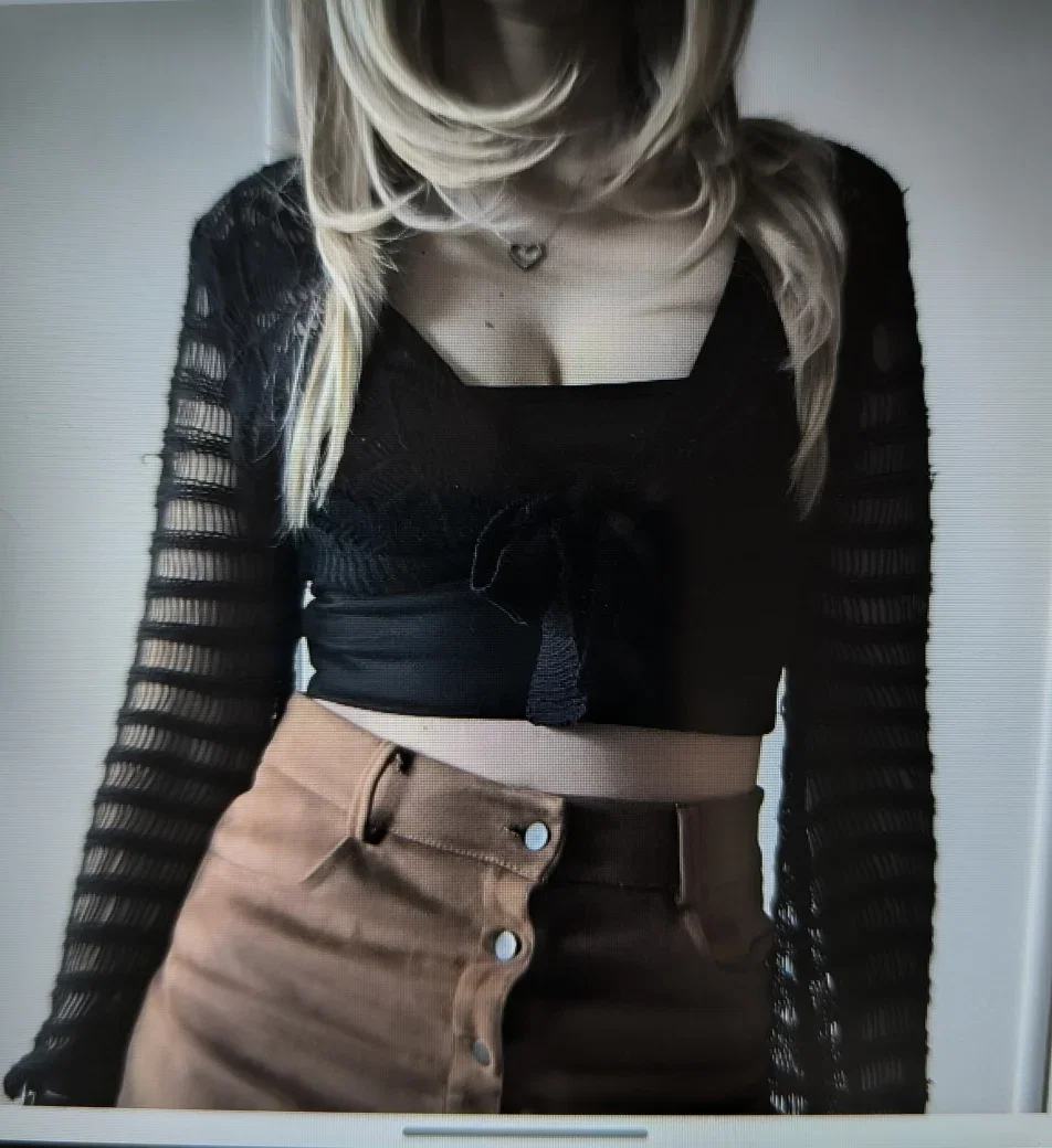 blondiegirl cover