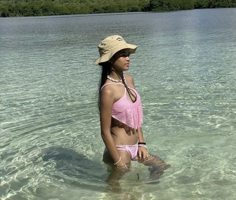 Cover photo of camila_x