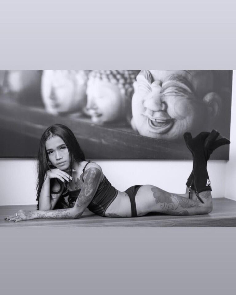 Cover photo of islandbabe