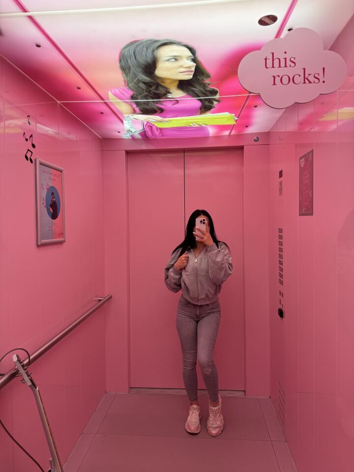 Cover photo of aylindeluxe