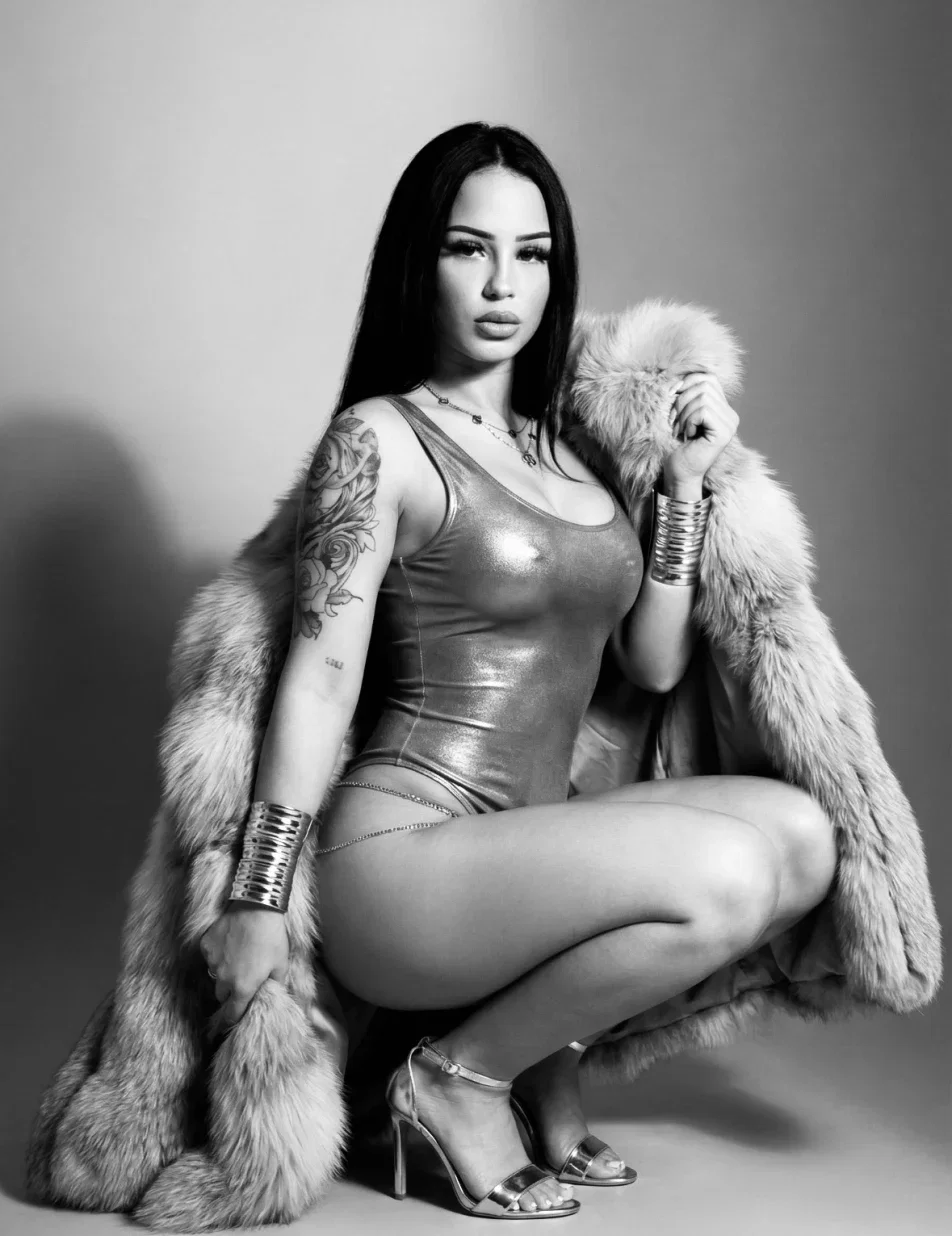 lorenaamiraa cover