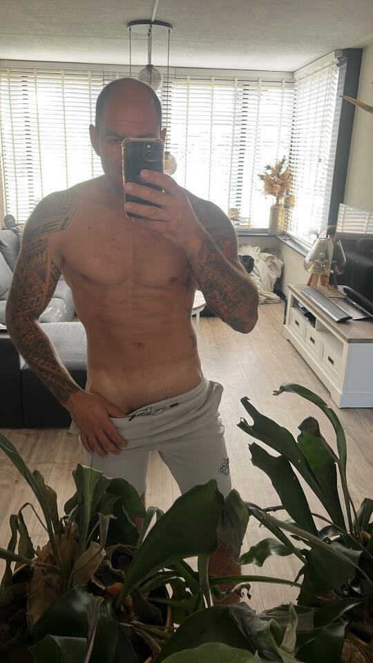 Cover photo of mennox34