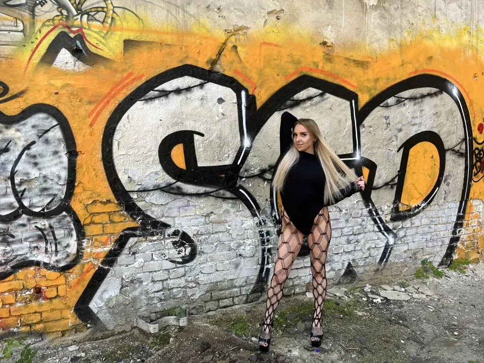 Cover photo of miaxxx