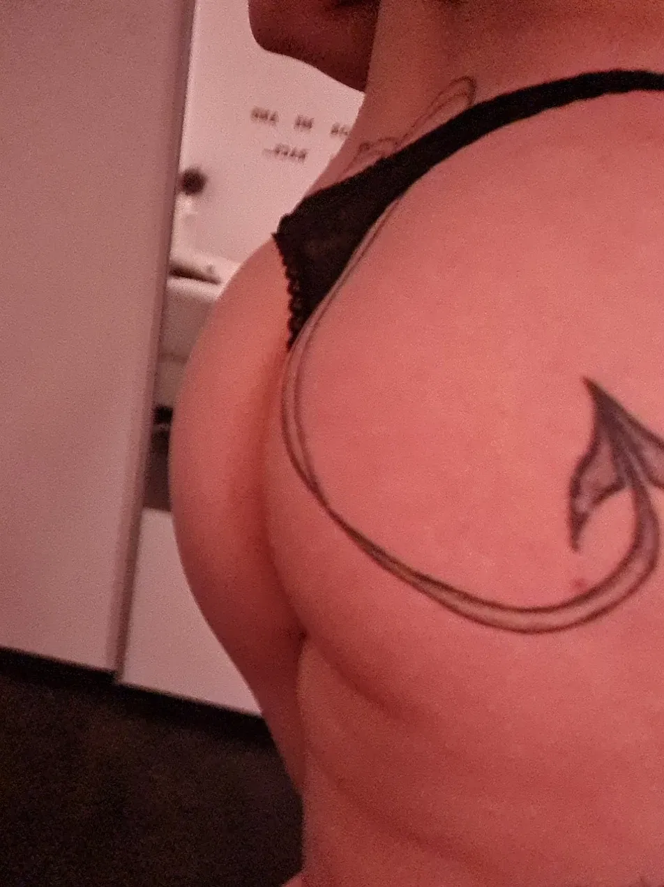 Cover photo of redlela