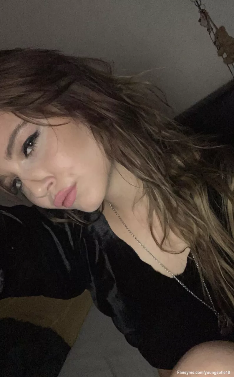 Guten Morgen ❤️ Wünsch dir einen schönen  Start in diesen Tag 😈
Was hast du heute vor ?