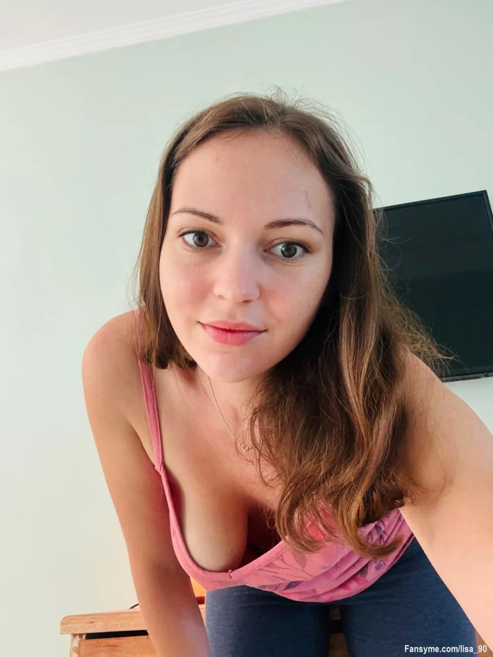 Hi , mein erster post auf FansyMe ich bin gespannt was mich hier erwarten wird 😁✌️ 

Hi , my first post on FansyMe I'm curious what to expect here 😁✌️

#mommy #milf #natural #fsk18