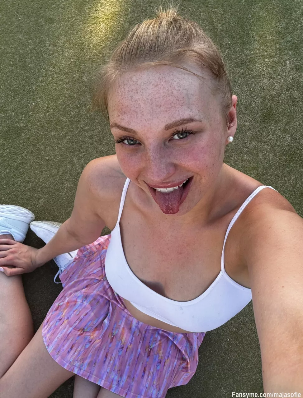 Bekomme immer sobald die ersten Sonnenstrahlen raus kommen direkt Sommersprossen.. sooo schlimm hahaaha🙈🙈

#teen #19 #blond #deutsch #german #skinny #berlin #münchen #düsseldorf #frankfurt