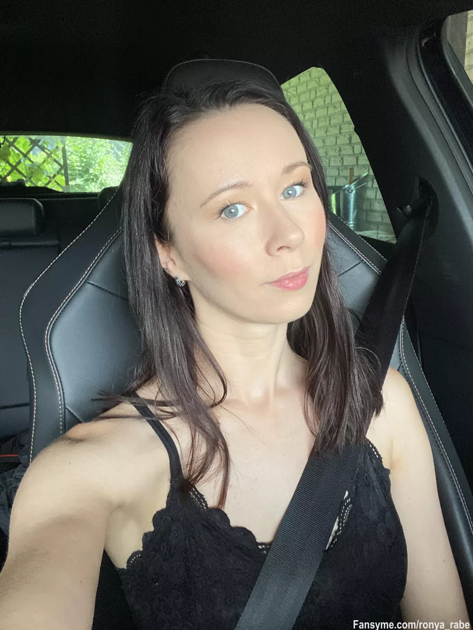 Ich liebe es Auto zu fahren 🥰 und was man alles noch so im Auto machen kann 😜❤️‍🔥 #black #horny #sexy #boobs #titten #dauergeil