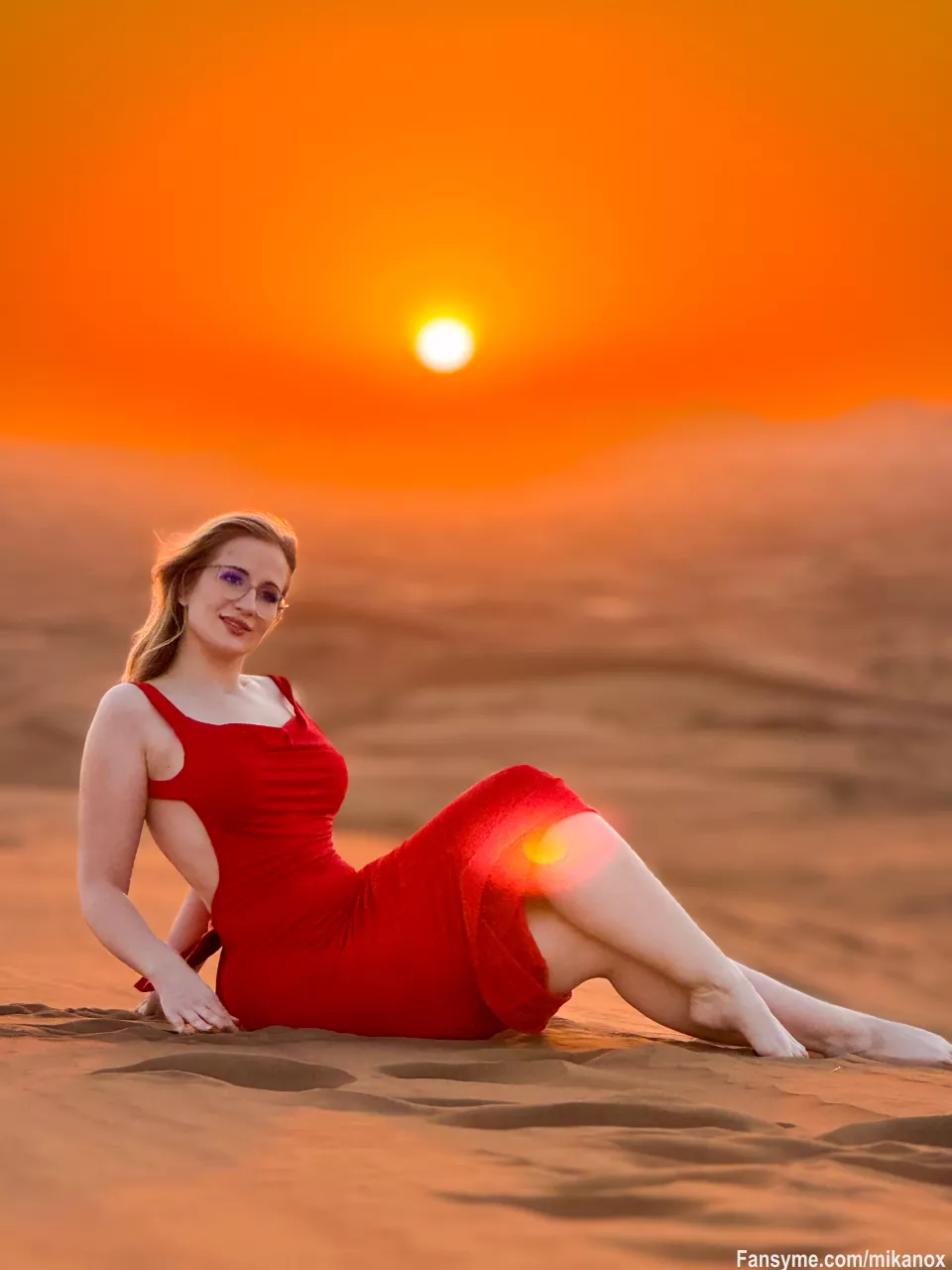 My vacation was so much fun and I saw so many beautiful places 🤩 how do you like the pictures I took in my red dress during a desert photoshoot? ❤️