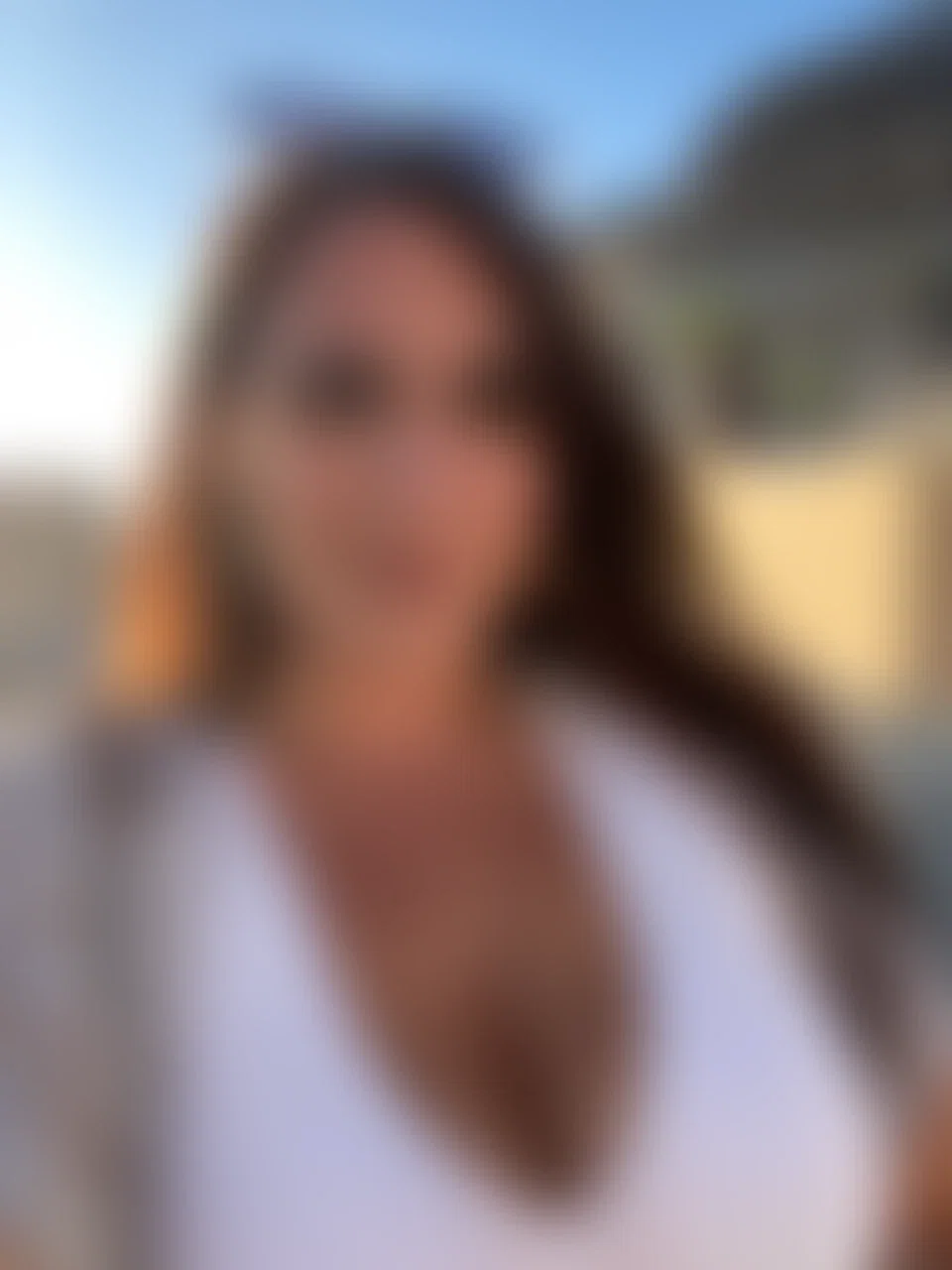 Eine schöne Woche wünsche ich dir 🥰
Falls du es noch nicht getan hast, folg mir gerne! 💕 
#boobs #natural #outdoor #magda