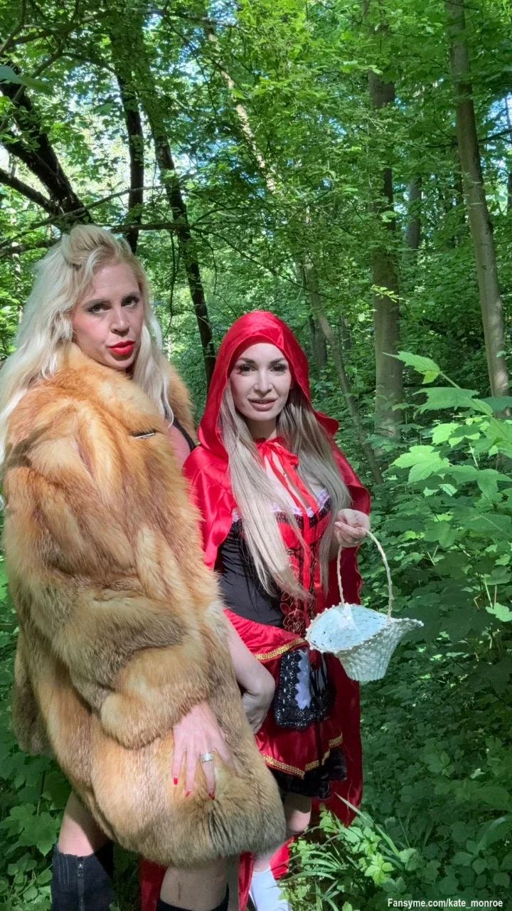📹Video 294 Rotkäppchen und die böse Wölfin

Rotkäppchen Micky Muffin trifft im Wald auf den bösen Wolf Kate Monroe kit Fuchspelz! Die dominante Wölfin bringt dem kleinen Mädchen heute das Ficken bei: Sie muss den BBC deepthroaten, wird mit dem Strapon doggy gefickt und der XXXL BBC verpasst ihr den ersten Orgasmus. Frisch durchgefickt darf sie nun weiter zur Großmutter gehen. 

📹Video 294 Little Red Riding Hood and the Bad Wolf

Little Red Riding Hood Mickey Muffin meets the bad wolf Kate Monroe in a  fox furcoat in the middle of the woods! The dominant wolf teaches the little girl how to fuck today: she has to deepthroat the BBC, is fucked doggy with the strapon and the XXXL BBC gives her her first orgasm. Freshly fucked, she is now allowed to go on to her grandmother!

6 min

#domination #deepthroat #bbc #licknipples #strapon #orgasm #furcoat