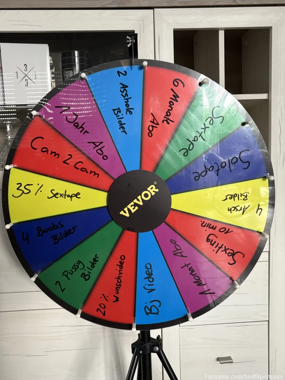 🍀Glücksrad🍀

1 Spin 20$
2 Spin 30$ 
3 Spin 45$ 

🔥Wenn ich nackt für dich drehen soll dann 10$ extra 🔥
