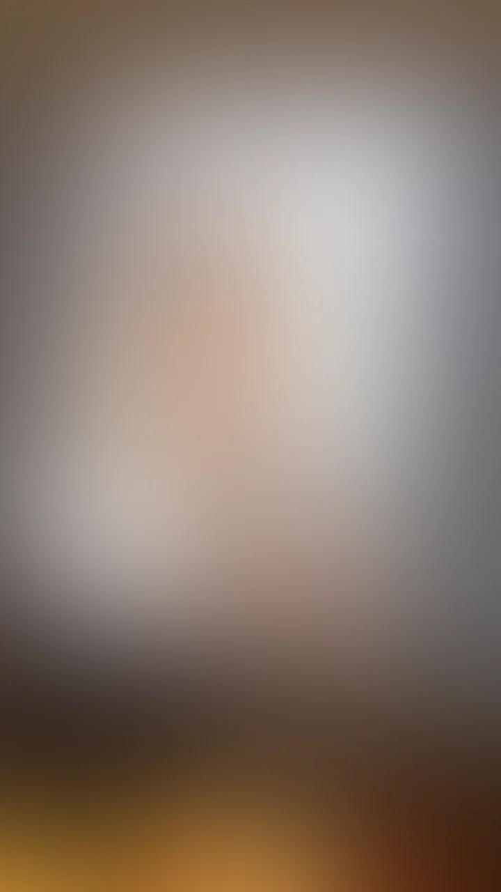 Mal bisschen Behind the Scenes beim Fotoshooting. Das passiert wenn man gut mit dem Fotografen befreundet ist und er einem am Set gottlos zum Lachen bringt obwohl man eigentlich spicy Bilder shooten wollte. 

Habt ihr denn überhaupt Interesse an den Bildern? Also den Outtakes? 🙈😂