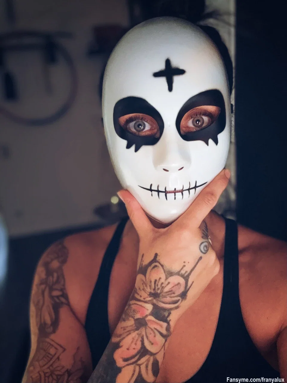 Guten Morgen, Sexy. 🫦 🔥
Ab heute wird mein Feed ein bisschen verändert.
Viele von euch schreiben mir, wie sehr ihnen mein Content gefällt – und glaub mir, das bedeutet mir wirklich viel. Eure Nachrichten zeigen mir, dass meine Leidenschaft ankommt.

Aber Leidenschaft ist keine Einbahnstraße.
Ich teile gerne… doch ich verschenke nicht alles.

Wer mich unterstützt, bekommt auch mehr von mir. Mehr Einblicke. Mehr Nähe. Mehr von der Seite, die ich nicht einfach so jedem zeige. ✨

Denn ganz ehrlich:
Alles sehen wollen, ohne Support zu zeigen – das funktioniert nicht.
Diejenigen, die hinter mir stehen, werden reichlich belohnt.
Und glaub mir… es lohnt sich. 😏💫

Deine 
Franya Lux 💎
