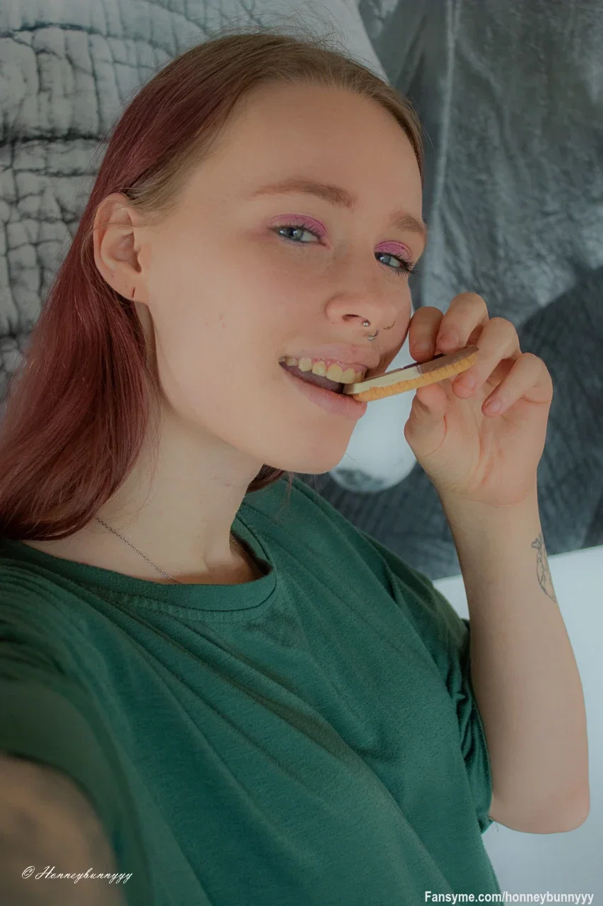 Schönen Sonntag Wünsch ich dir, lass es dir heute mal schmecken 😉😘

Ein Abo erlaub dir alles zu sehen und kostenlos mit mir zu schreiben.
Wer mehr will muss mehr..😌Hart aber fair🔥
Einmal im Monat ein Besonderes Spezial und auf Meine Videos immer Fette Rabatte😌😉

Have a wonderful Sunday! Enjoy your meal today 😉😘

Subscribing lets you see everything and chat with me for free.
If you want more, you have to pay more...😌Tough but fair🔥
Once a month, a special offer, and always great discounts on my videos 😌😉
#sexy #ass #cutegirl #hot #horny #fansfollowme #german #sweet #spicyvibes #teen #teengirl