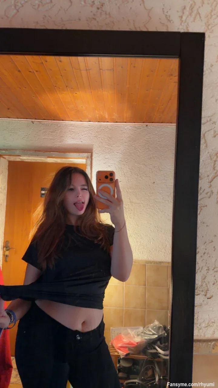 Helloooooo I want to post more but I’m clueless give me ideas or I just will go on random 🎀🔥🤍