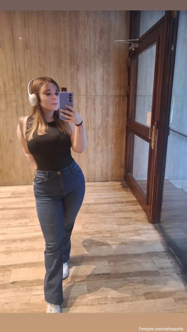 Hello!! I AM BACKK! For those who don't know I ve been super busy with college these past few feeks with all my tests coming up, and since I manage and answer all my pages by myself sometimes it can get a little busy. But fortunatelly almost all my test are done (which I aced btw 👅✌️) I am gonna have way more free time to be around! So bomba me with your custom requests, vchats, sexting or anything you can cum up with 😉 Ready to release all my stress with you!!! Also get ready cause I have a lot of videos prepared for this week 😈

Love you ❤️ thank you for your patience and always being here

#casual #boobs #girlnextdoor