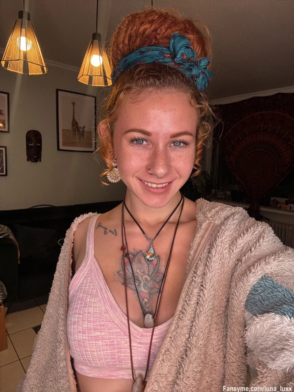 Hey ihr Lieben, tut mir leid das ich die letzte Zeit sehr inaktiv war. Mein Leben läuft gerade nicht so gut. Ich muss dringend eine neue Wohnung finden, weil meine Vermieter mir jetzt wegen Eigenbedarf gekündigt haben, eine neue zu bekommen ist garnicht so leicht zur Zeit für mich, weil naja finanziell es auch mehrere Probleme gibt... 
mir gehts auch echt nicht gut, bin sehr erschöpft und komme an meine Grenzen. 
Dieses Jahr war schon sehr hart für mich Und das Ende wird jetzt nochmal richtig krass leider. 
Ich kann nur hoffen das es 2026 besser mit mir meint.
Ich hoffe ihr habt Verständnis für meine Situation und schaut euch derweil bisschen auf meinem Profil um :) 
Ich werde die Preise nochmal ändern 🤫