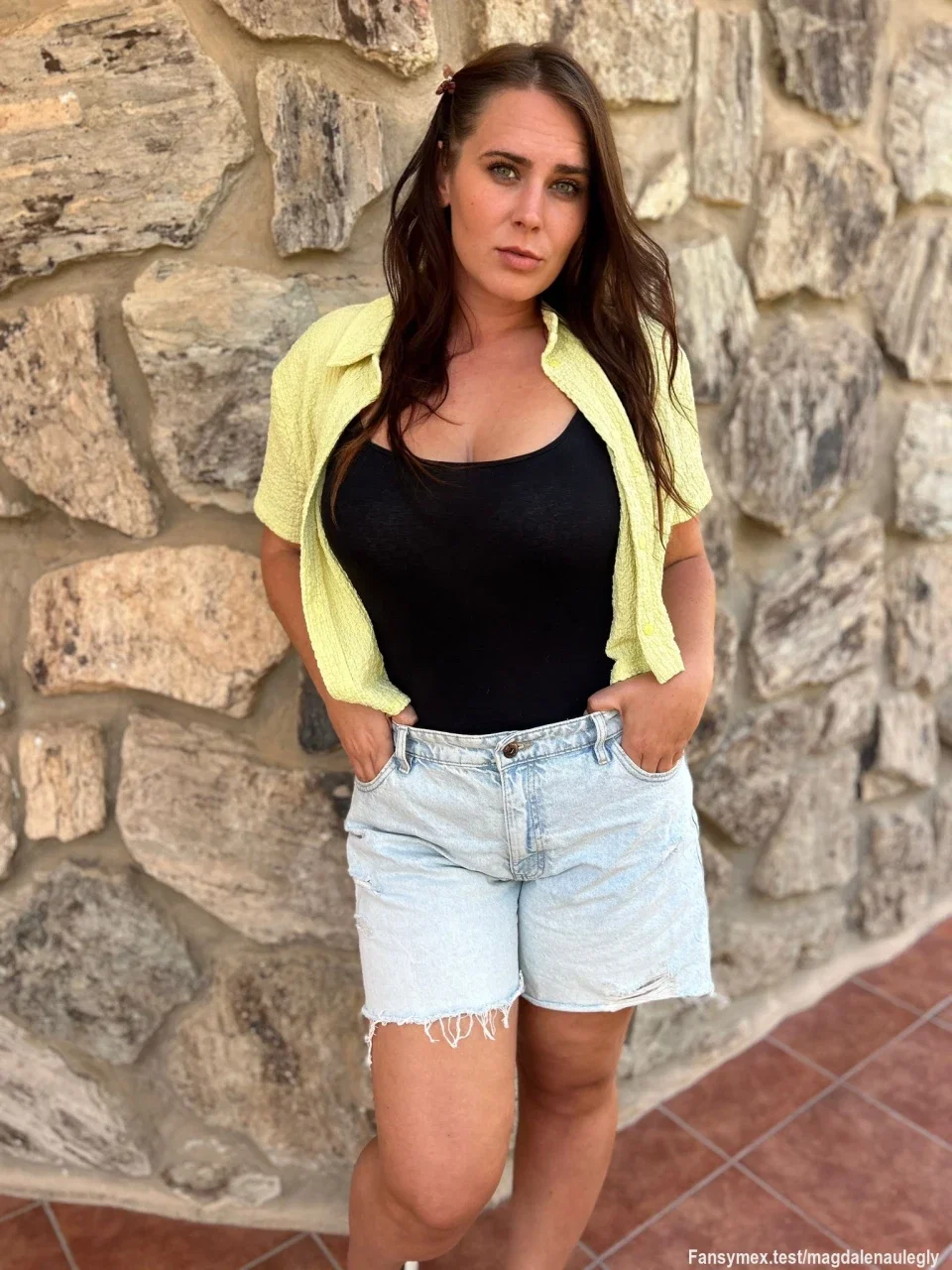 Ich wünsche dir noch einen schönen 3 Advent Sonntag 🎁☺️ welches Bild gefällt dir besser eins oder zwei? 
#natural#bigboobs#longhair#spain#german#curvy#mollig