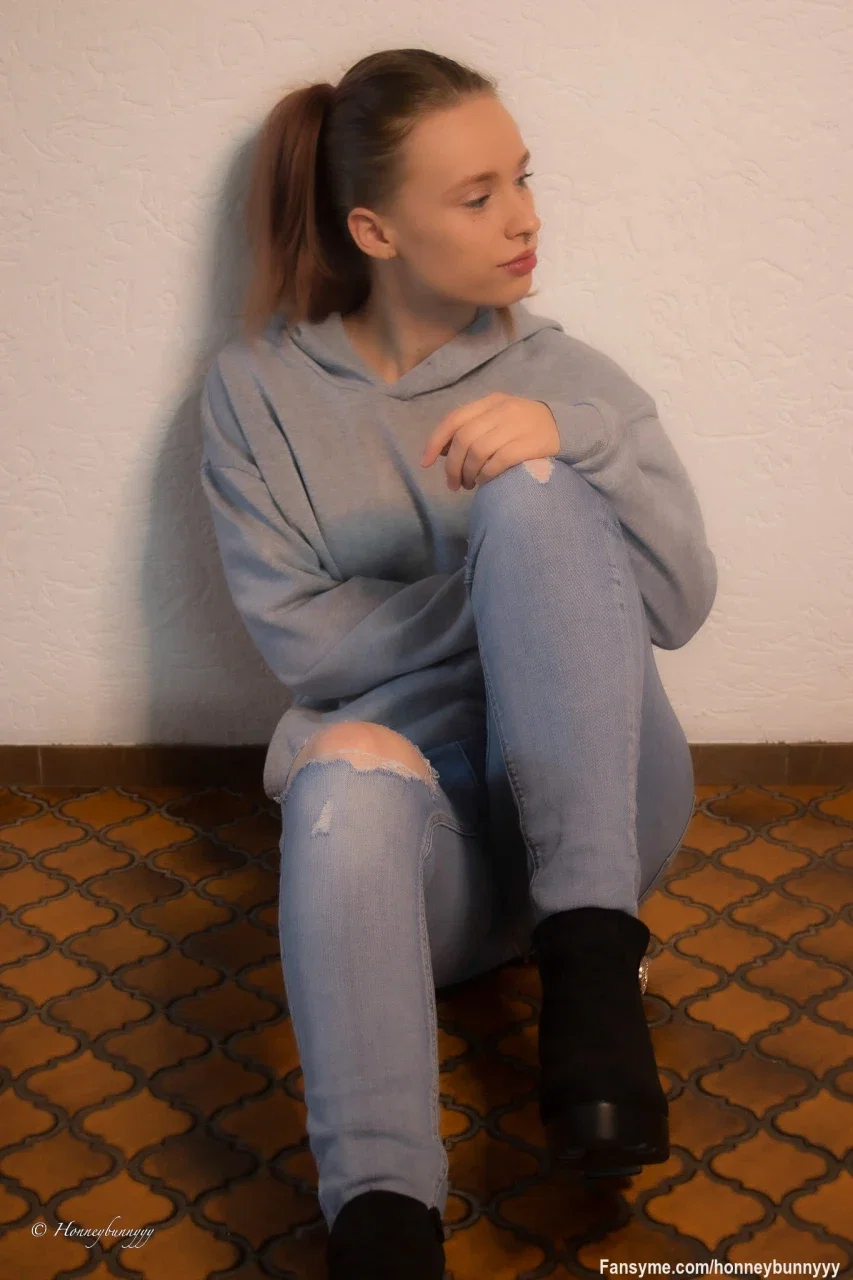Montag , Ich wünsche dir einen schönen Wochen-Start . 💋
Monday, I wish you a great start to the week. 💋

Ein Abo erlaub dir alles zu sehen und kostenlos mit mir zu schreiben.
Wer mehr will muss mehr..😌Hart aber fair🔥
Einmal im Monat ein Besonderes Spezial und auf Meine Videos immer Fette Rabatte😌😉
A subscription allows you to see everything and write with me for free.
Those who want more must have more.. 😌Hard but fair🔥
Once a month a special special and on my videos always fat discounts😌😉

#sexy #ass #cutegirl #hot #horny #fansfollowme #german #sweet #spicyvibes #teen #teengirl