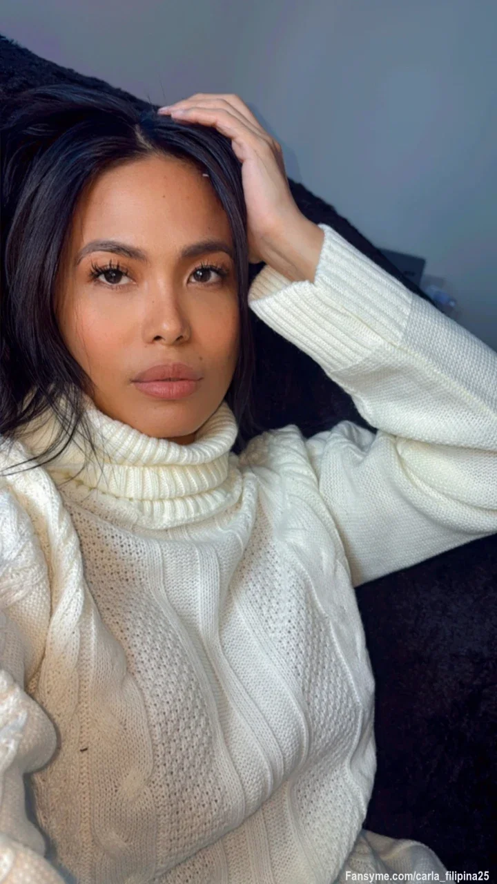 🥶 “It’s freezing today… I’m shivering like crazy 😂 Tell me… which do you like better? 😏
🧥 Jacket on, keeping it cozy… or
😴 Eye mask on, keeping it naughty?
I just finished some new content today, and yes… my body is freezing but my ideas are HOT 🔥💦