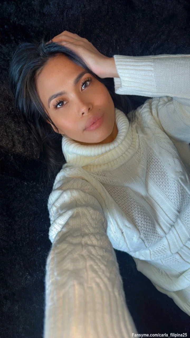 🥶 “It’s freezing today… I’m shivering like crazy 😂 Tell me… which do you like better? 😏
🧥 Jacket on, keeping it cozy… or
😴 Eye mask on, keeping it naughty?
I just finished some new content today, and yes… my body is freezing but my ideas are HOT 🔥💦