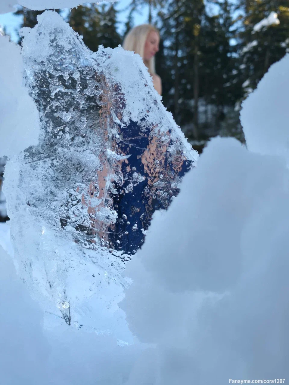 Winterwonderland Shooting. 
Ich hatte viel spass im schnee zu shooten.
Hier seht ihr ein paar Bilder davon .