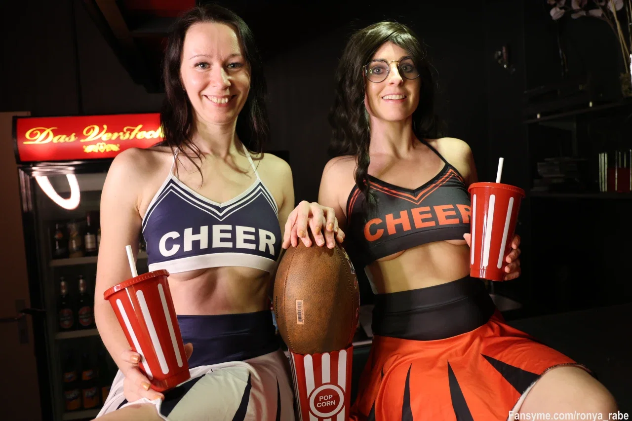 Super Bowl 2026
Dieses Jahr wollen @mia-kaiser und ich euch ein bisschen beim Super Bowl unterhalten. 
Wir streamen in der Nacht zum 
09.02. um 0:30 auf Fansyme 
zusammen in die Super Bowl Night. 
Wir sorgen heiße Unterhaltung während dieses großen Sport Events und freuen uns auf eine heiße gemeinsame Nacht!

Wir freuen uns auf euch!

#superbowl #liveshow #sport #strip #lesbian