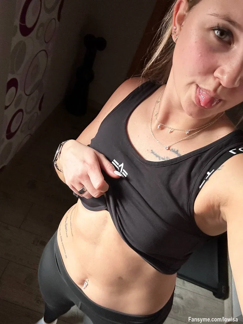 Braves Training? Nicht mit mir… 😈

Heute schwitze ich nicht nur im Gym – willst du sehen, wie ich wirklich ins Schwitzen komme?