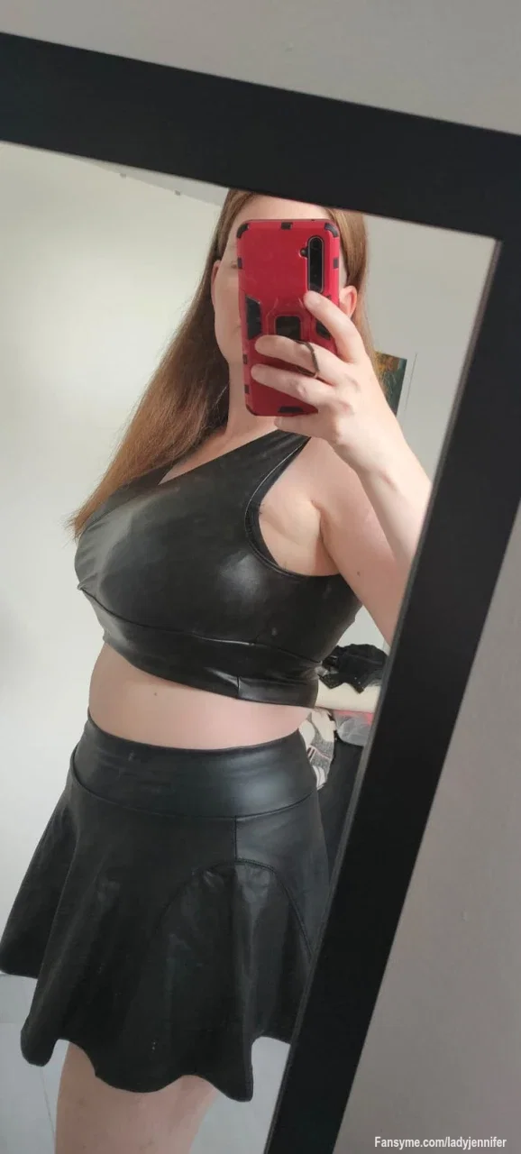 Erzähle mir von deinem Fetisch 💋

Das mache ich gerne:
Verhör, Musterung, Fesseln, Psychospiele, Stress- Tests, Objektifizierungen, Spanking, Kitzelfolter, Wixxanleitungen, Orgasmuskontrolle, ruinierte Orgasmen, Tease and Denial, Kopfkino, Fußverehrung in gewissen Maße (Massage, Küssen), Arschanbetung, Spuren auf dem Körper hinterlassen (sadistische Züge mit Schadenfreude), Erziehung, Sissy-Erziehung, Sinnesentzug, Demütigung, Erniedrigung, CBT, BB, Keuschhaltung 

💋😁💯😏

#sklave #femdom #domina #ladyjennifer #fetisch #sexy #bdsm #fussfetisch #nylon #socken #beine #verhör #musterung #kink #lack #leder #latex #PVC