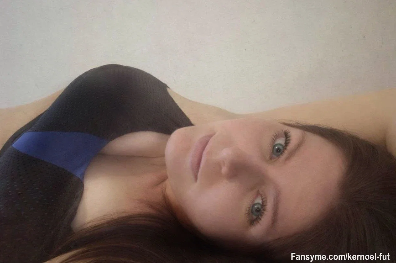 Einen wunderschönen Dienstag meine Geilen 😘😇🥰

Für meine Abonnenten gibt's übrigens gleich ein kurzes Video 🥰😍 

#sexy #brünette #blueeyes #naturalboobs #sensual #camdiamonds #h2gcd