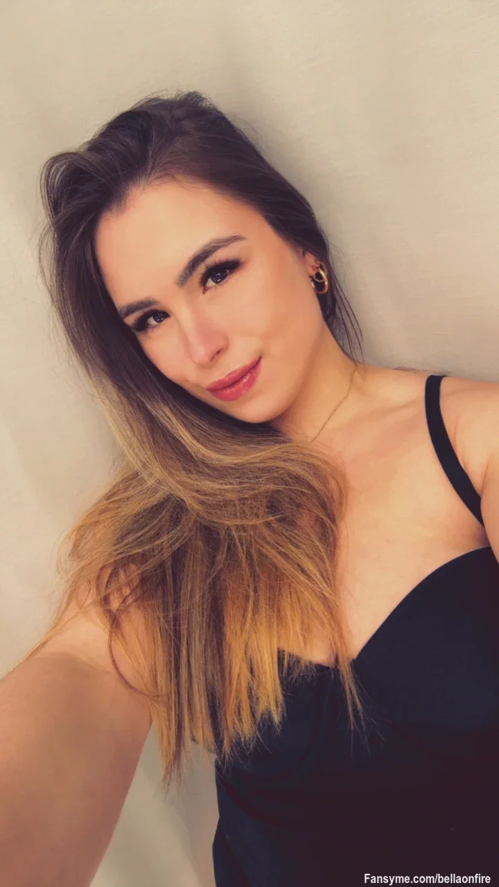 Hey, ich bin Bella 🤍neu hier und bereit, ein bisschen mehr Spaß in dein Abo zu bringen 😏
Ich habe etwas Exklusives & Privates für euch vorbereitet… nur für meine Abonnenten. 🔥
Neugierig? Dann tauch ein und lass uns gemeinsam die Regeln ein bisschen biegen 😉