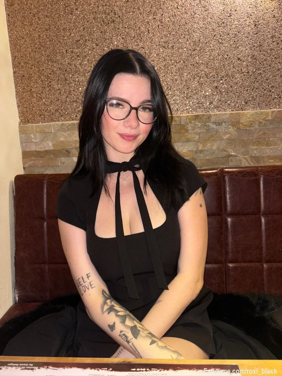 Guten Morgen mein lieber 🫶
Ich wünsche dir einen schönen Start in die Woche 🤩
Vielleicht kann ich dir deinen Tag ja noch versüßen 🥰
Schreib mir gerne wie 😋
Kuss deine Roxi 💋