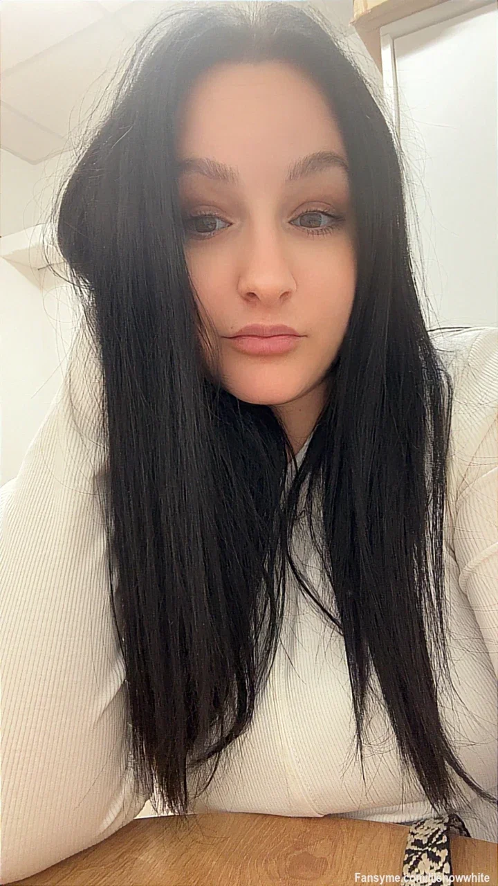 Guten Morgen meine Jäger☀️🤳🏻

Hab gehört lächeln sei auch mal wichtig, ich hab da noch gemischte Gefühle🤭

#camdiamonds #h2gcd #sweet #selfie #milf #lohamo