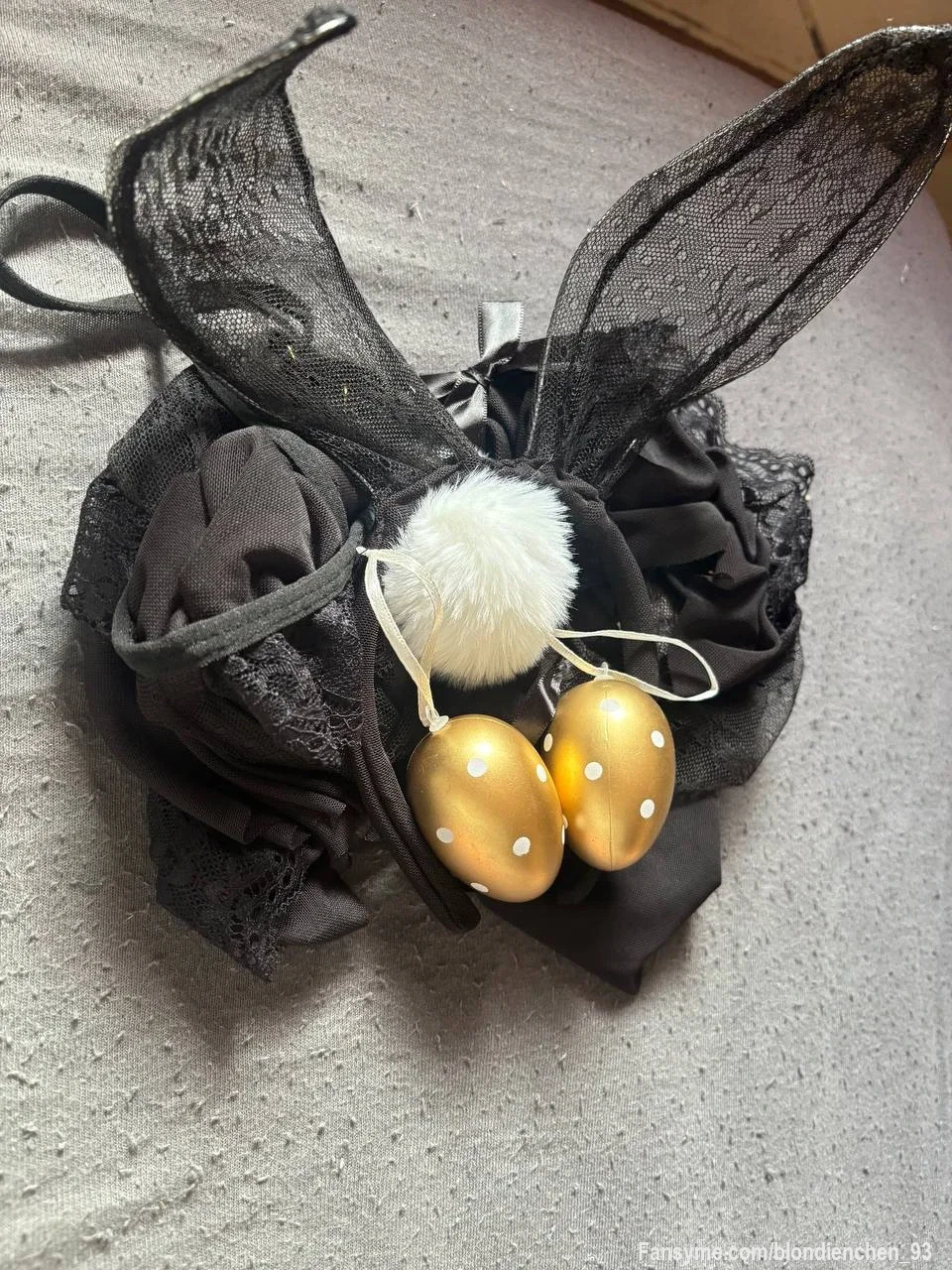 Na… hast du schon meine kleinen Ostereier entdeckt? 👀🥚

Dieses Jahr wird alles andere als unschuldig… 😏
Ich hab da etwas vorbereitet, das dich garantiert schwach macht 🔥

Sei bereit… dein Bunny hat heute noch ein paar sehr besondere Überraschungen für dich 🐰❤️