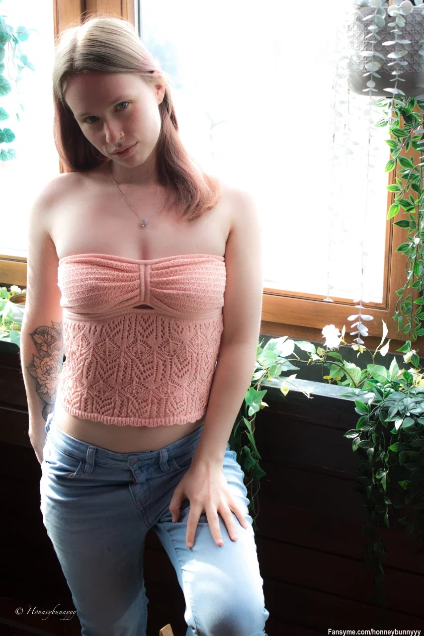 Schönen Wochenstart 💋
Have a great start to the week 💋

Ein Abo erlaub dir alles zu sehen und kostenlos mit mir zu schreiben.
Wer mehr will muss mehr..😌Hart aber fair🔥
Einmal im Monat ein Besonderes Spezial und auf Meine Videos immer Fette Rabatte😌😉
A subscription allows you to see everything and write with me for free.
Those who want more must have more.. 😌Hard but fair🔥
Once a month a special special and on my videos always fat discounts😌😉

#sexy #ass #cutegirl #hot #horny #fansfollowme #german #sweet #spicyvibes #teen #teengirl