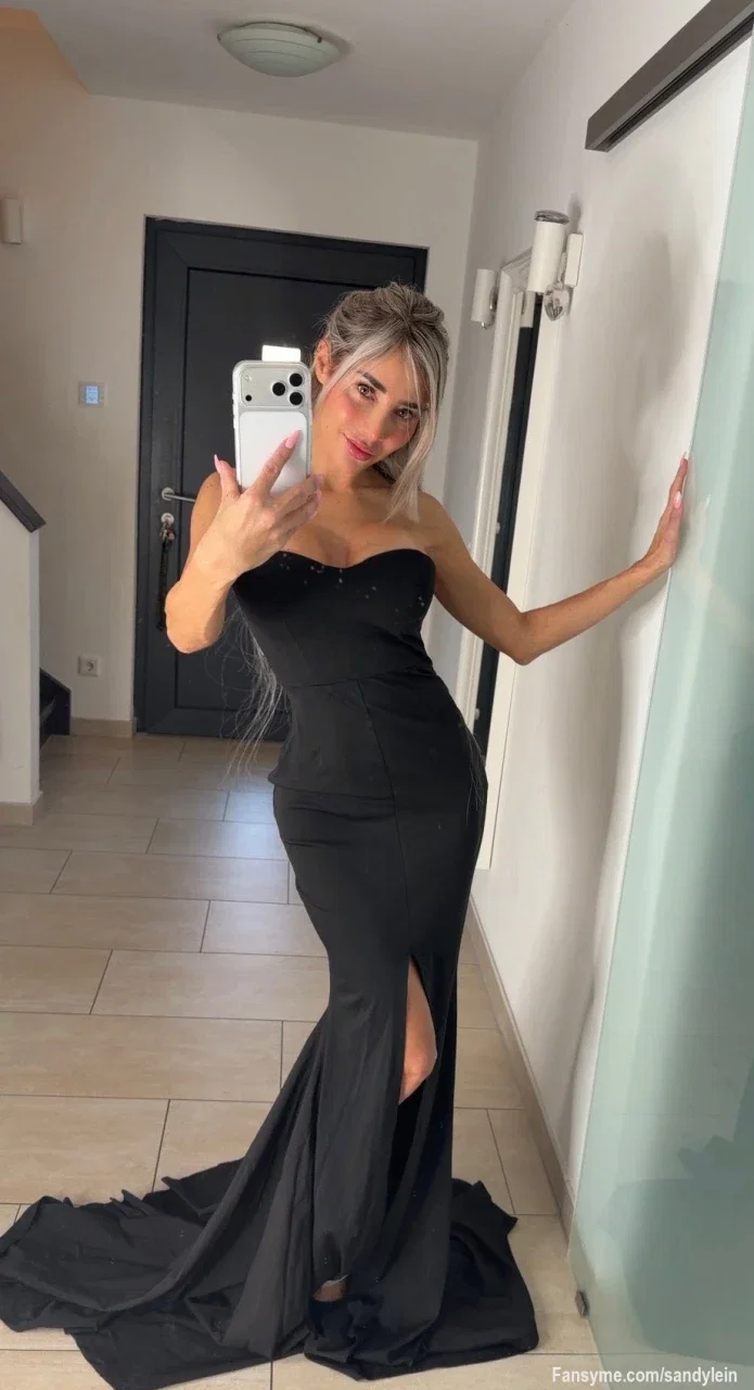 Mit diesem Kleid müsstest Du mich wohl auf Händen tragen, nicht dass ich die ganze Zeit stolpere ---- oder das Kleid noch schmutzig wird 🫣😇😈